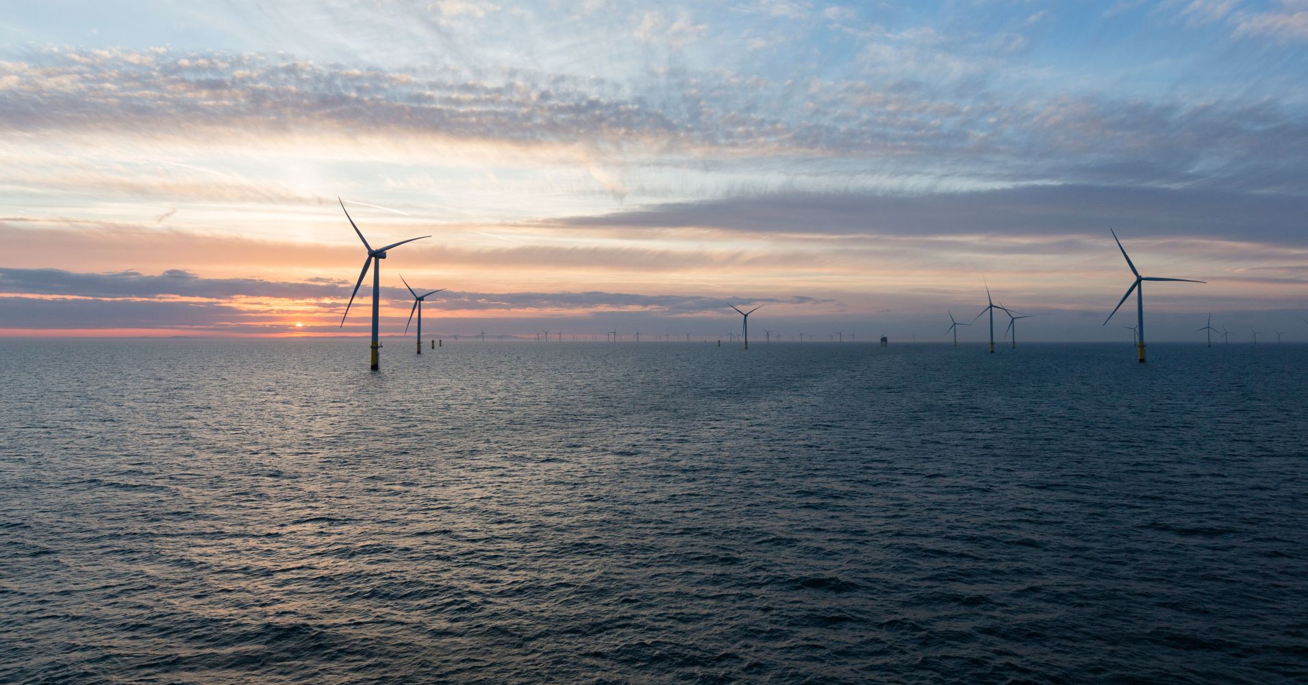 Orsted's Huge Offshore Wind Farm In UK Produces First Power - وكالة ...