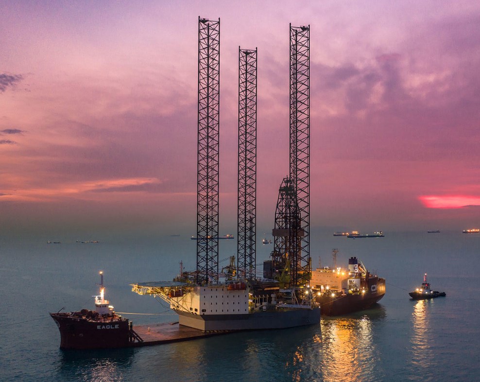 Noble’s new jackup rig leaves Singapore to begin first drilling deal