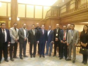 رئيس تحرير وكالة أنباء البترول وزير البترول وصحفيين الصحف الكويتيه