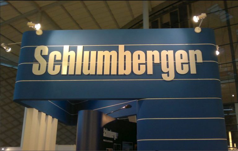 Schlumberger books smaller profit in first quarter