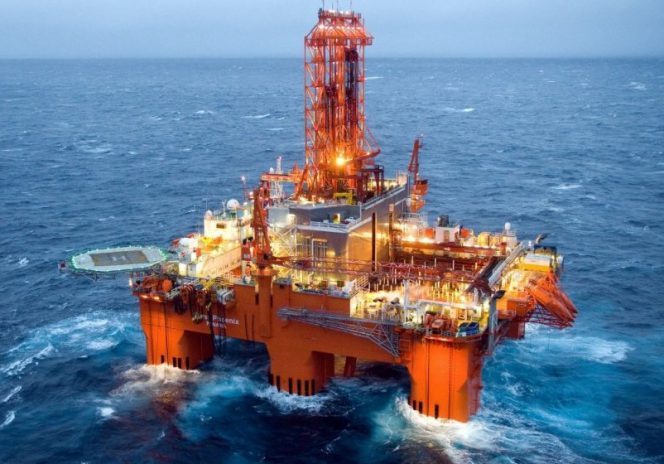 West Phoenix drilling rig / Image source: Seadrill