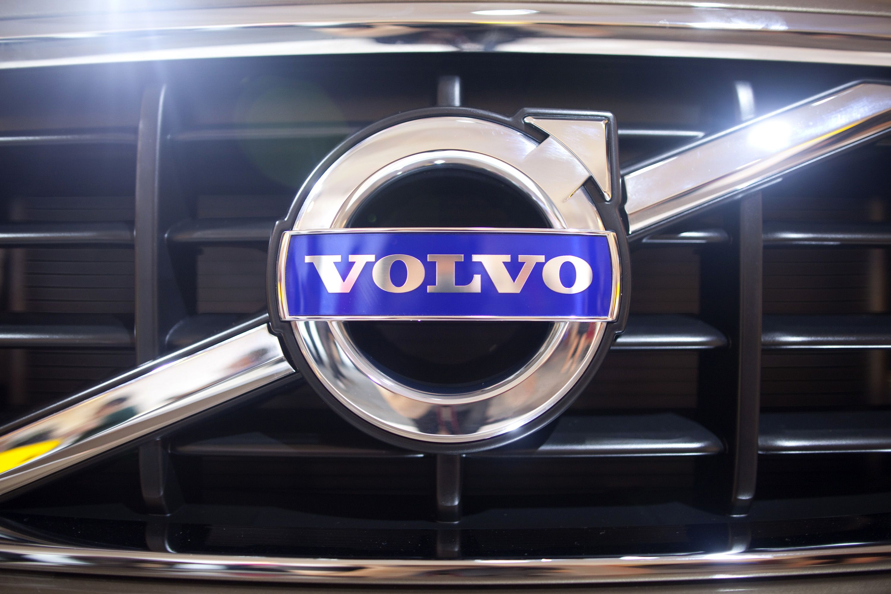 Volvo Cars signs 'multi-billion dollar' deals with Asian battery firms