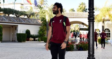 ابتسامة محمد صلاح تزين معسكر إسبانيا استعدادًا لمواجهة توتنهام.. فيديو