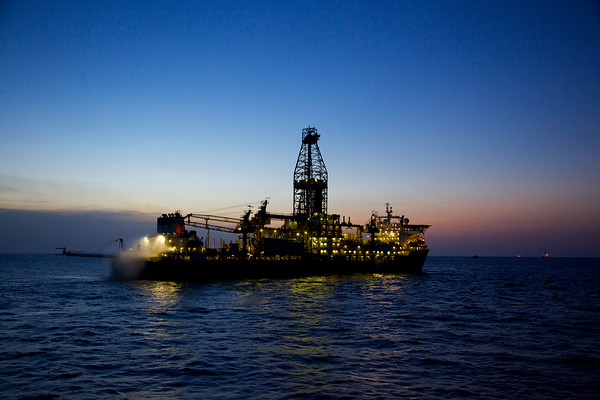 A drillship offshore Mozambique / Image source: Anadarko