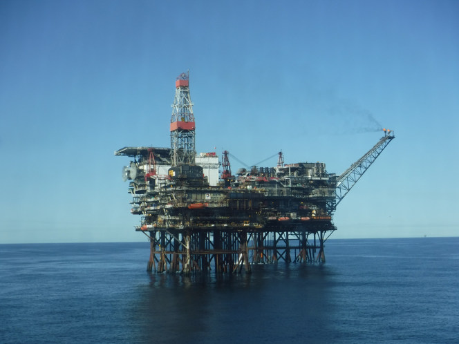 Two North Sea contract renewals for Petrofac