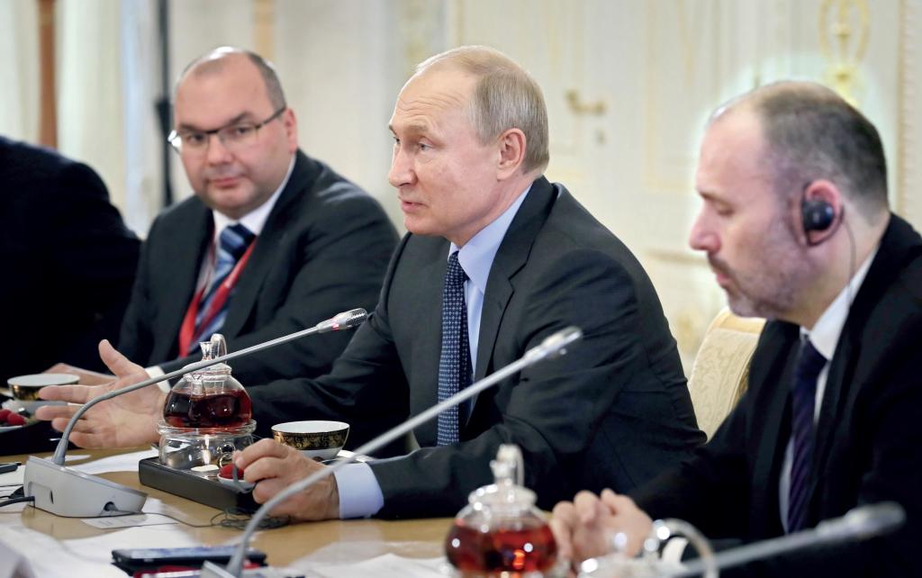 الرئيس الروسي: سعر الخام بين 60 و65 دولارا للبرميل يناسبنا .. وسنتخذ قرارا موحدا مع «أوبك»