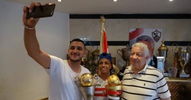 رئيس الزمالك يمنح العضوية الشرفية لطفل مصاب بالسرطان