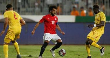 ميرور: محمد صلاح خطف الأضواء بلمحاته الفنية فى ودية مصر وغينيا