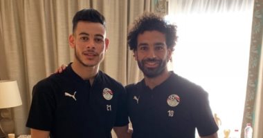 هل يرتدى محمد صلاح شارة الكابتن أمام زيمبابوى؟