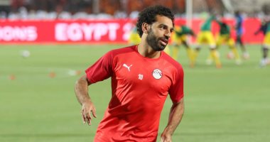 أجيرى يدرس الدفع بمحمد صلاح فى مركز المهاجم الصريح أمام الكونغو