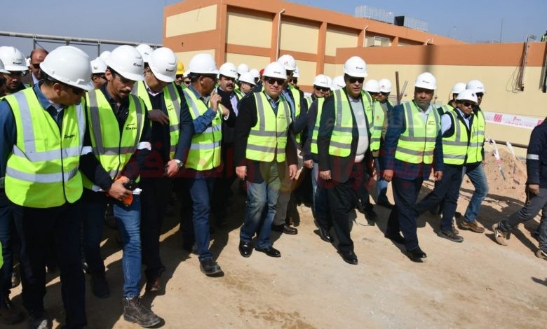 جولة وزير البترول الميدانية بأسيوط لمتابعة الموقف التنفيذى لمجمع إنتاج البنزين