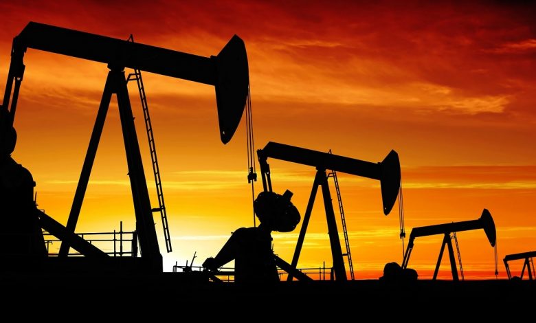 Oil settles unchanged, paring early losses