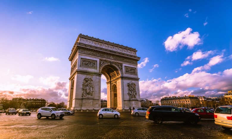 Renault and Ferrovial expand electric car-sharing service to Paris