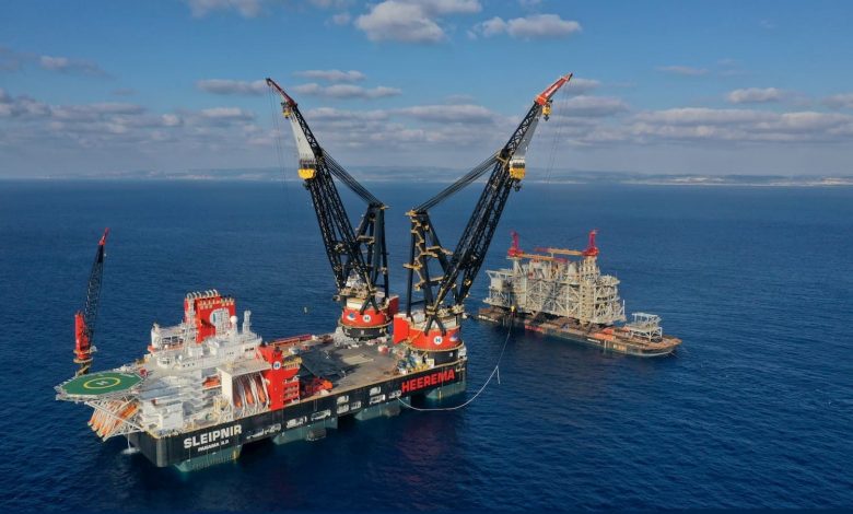 World’s largest crane vessel to arrive in Rotterdam