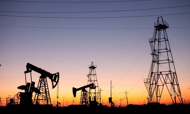 Oil markets: Crude output in focus