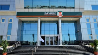 إمكانية الاشتراك بالإنترنت البنكي والموبايل البنكي من خلال الموقع الإلكتروني ومركز الاتصالات