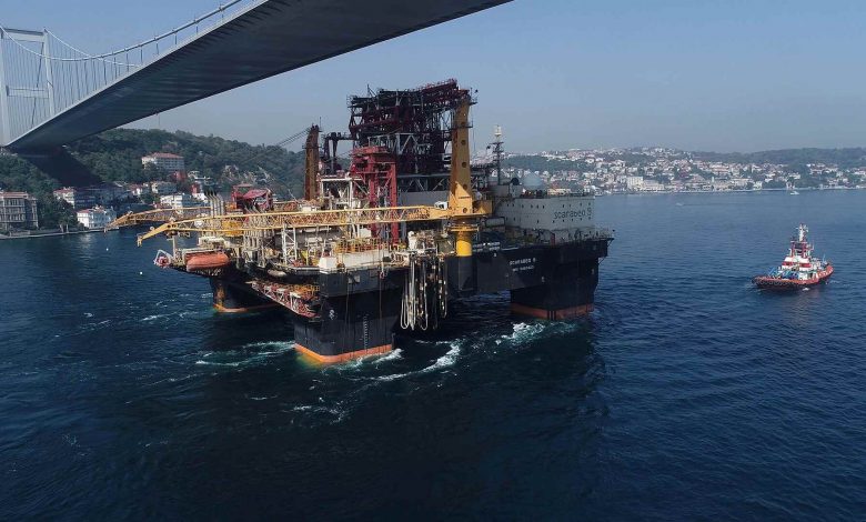 VIDEO: Saipem's Scarabeo 9 rig crosses Bosphorus