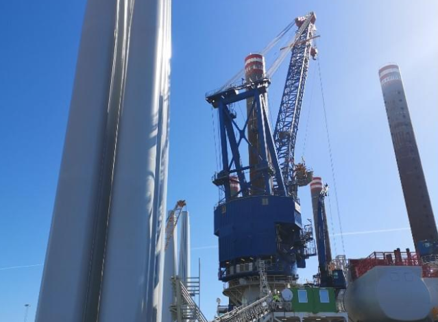 Sea Challenger Loading First Borssele 1+2 Turbine Components in Esbjerg