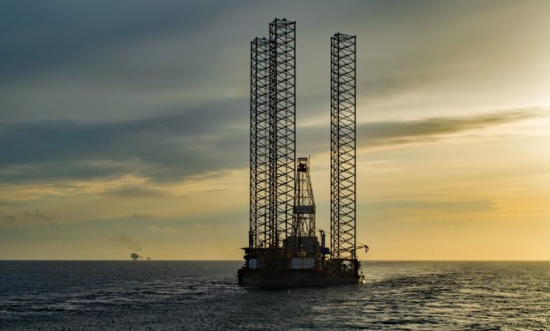 Worldwide offshore rig count in March drops by four rigs sequentially and year-over-year