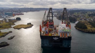 GALLERY: World’s largest semi-sub crane vessel lifts Equinor’s Snorre module